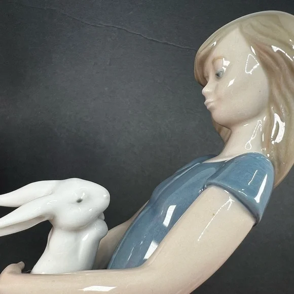 🛑SOLD🛑 NAO BY LLADRO PRETTY YOUNG GIRL HOLDING A RABBIT, 1980 SPAIN PORCELAIN - Picture 10 of 17